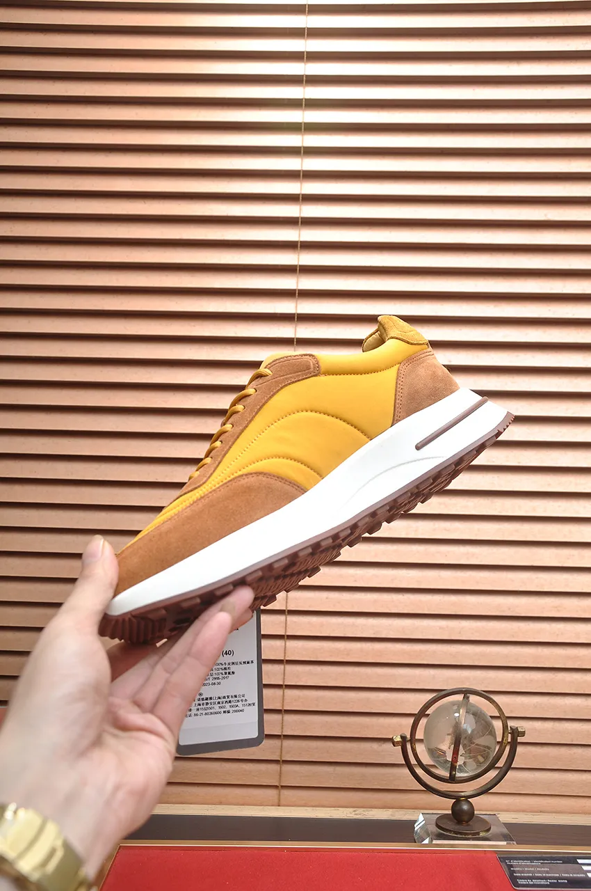 Men's shoes 💰600【𝐥𝐨𝐫𝐨 𝐏𝐢𝐚𝐧𝐚】lp classic loafers, an Italian treasure brand, the only brand that can match Hermès! Only after wearing it do we realize that we cannot let down our feet. The upper is imported cashmere, the lining of water-dyed cowhide ➕ the cowhide feet, the official original glass rubber outsole, and the pendant. Exclusive original packaging (tag ➕ brand paper ➕ outer box ➕ hand bag) code number: 38-44 (45 customized)